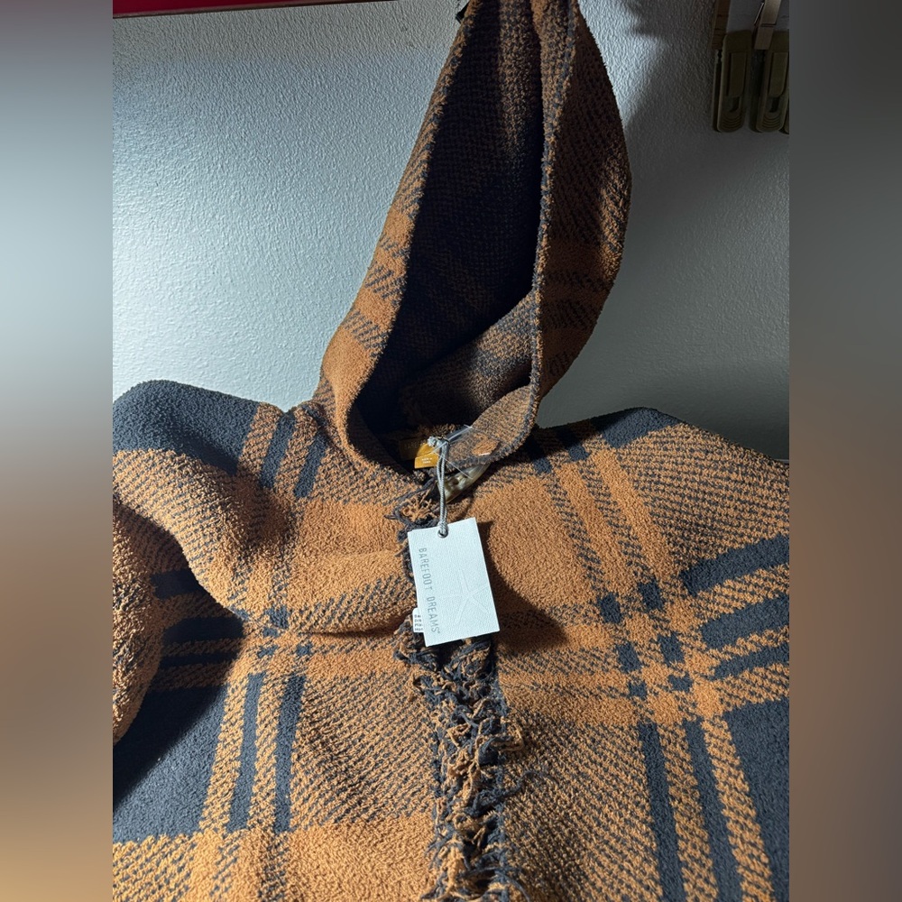 Barefoot Dream cozychic fringe plaid hooded poncho  honey/carbon one size NWT - Picture 3 of 13